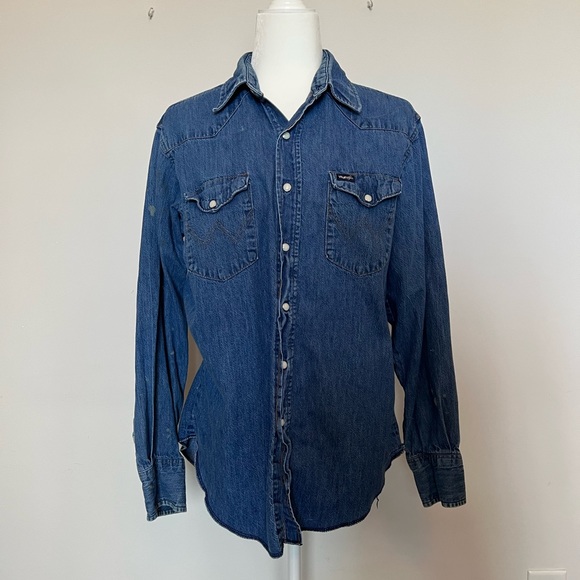 Vintage Wrangler pearl snap button down denim shirt. - Picture 2 of 6